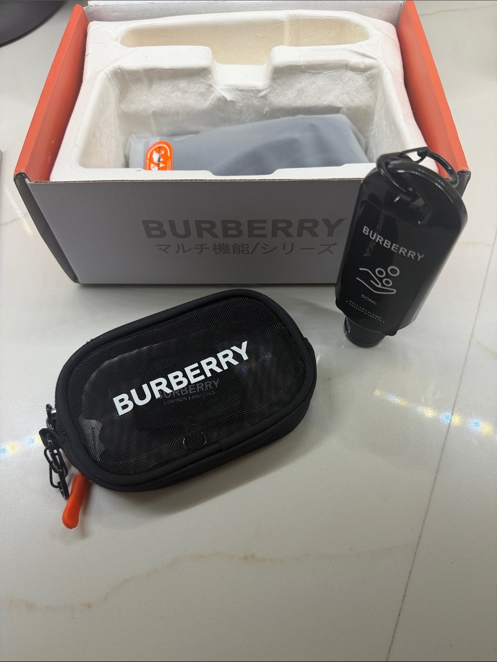 Burberry - Picture 6 of 6